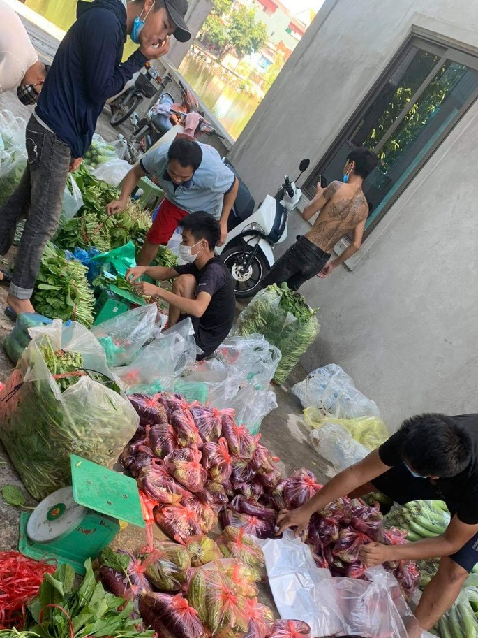 Rau tăng giá, người dân Hà Nội rủ nhau chốt đơn rồi đến tận vườn lấy - Ảnh 8.