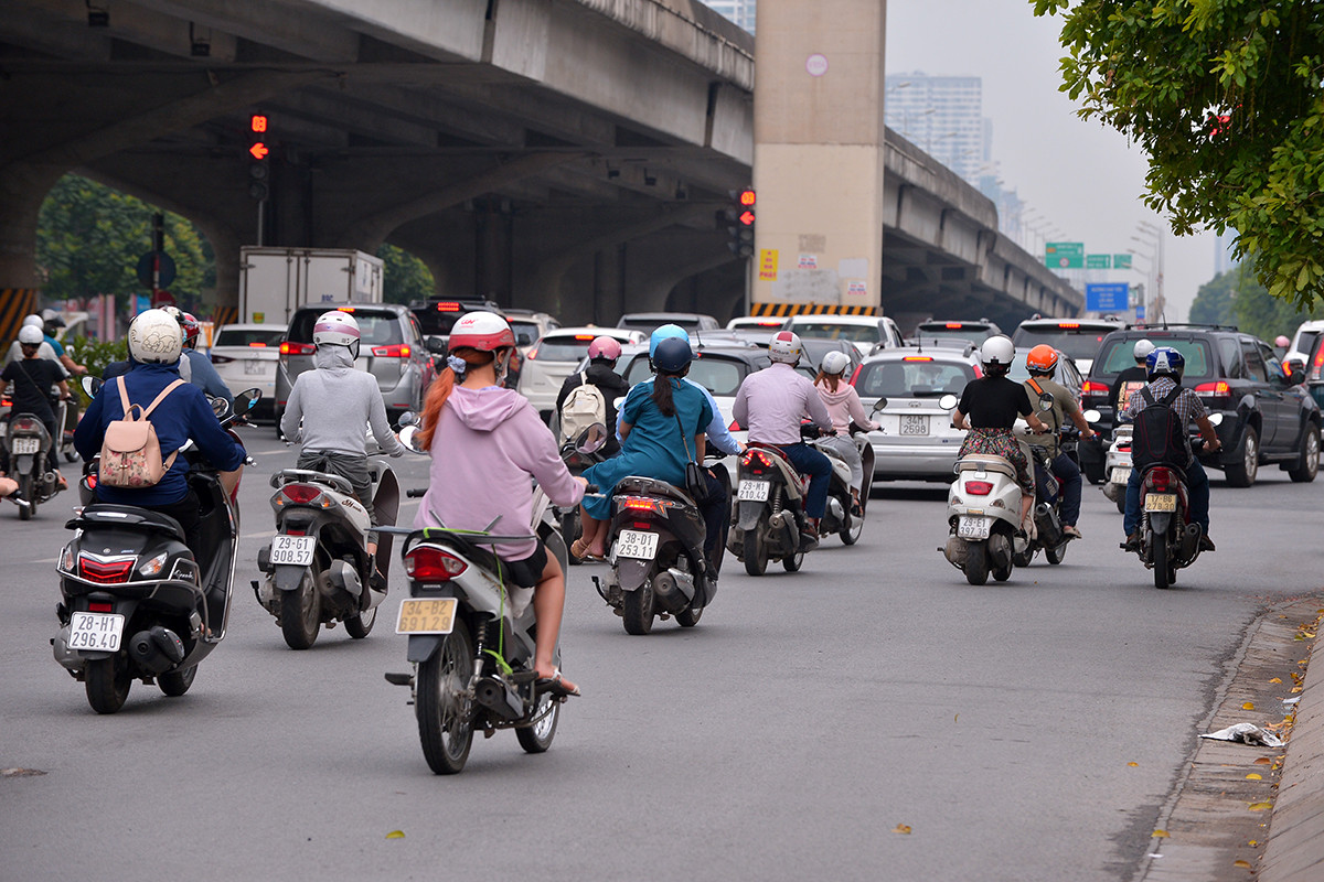 Đường phố Hà Nội ra sao trong ngày đầu tiên của đợt giãn cách thứ ba - Ảnh 5.