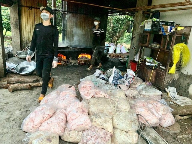 Đồng Nai: Phát hiện hơn 1,2 tấn mỡ heo bẩn - Ảnh 1.