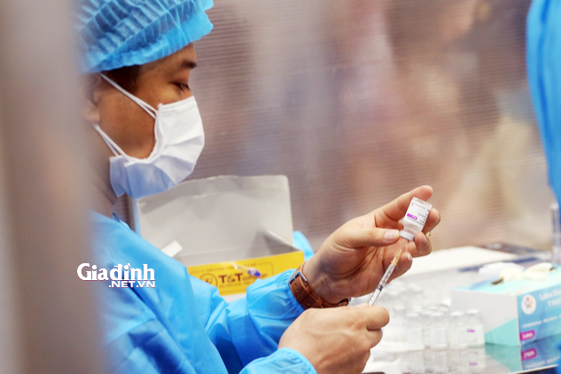 Mới chỉ hơn 780.000 người dân Hà Nội tiêm đủ 2 mũi vaccine COVID-19, đạt 13% - Ảnh 1.