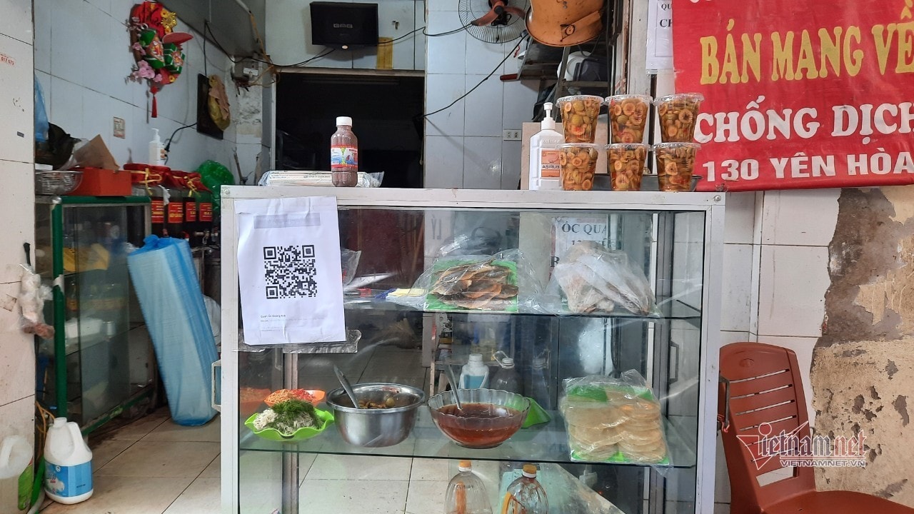 Hàng quán Hà Nội thực hiện việc quét QR Code khi giao dịch - Ảnh 11.