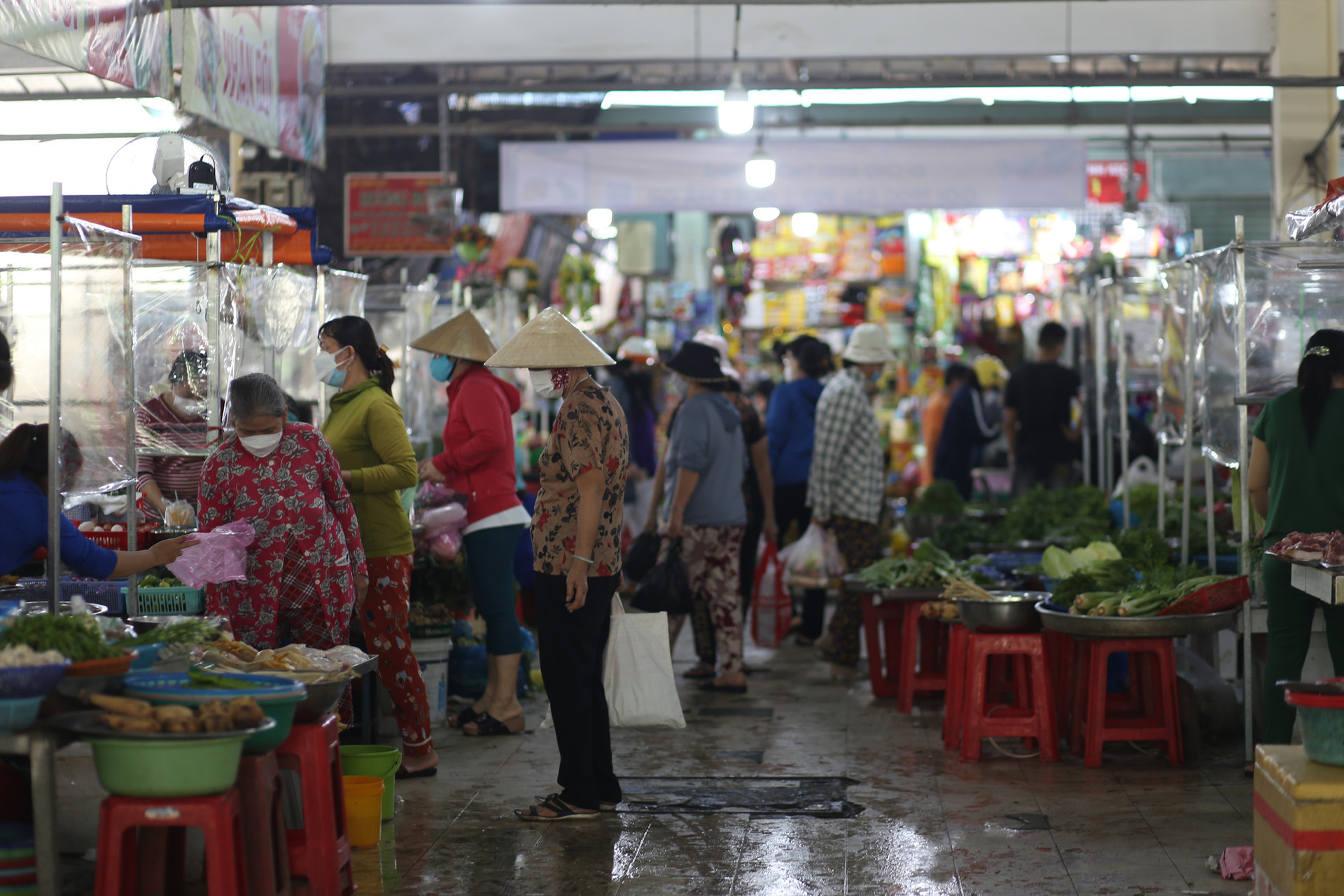 TP.HCM: Chợ truyền thống ế ẩm sau dịch - Ảnh 9.