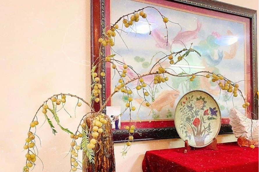 Cành me trĩu quả, các chị em đua nhau mua về cắm đón gió lạnh đầu đông, chơi xong lấy ra ngâm rượu - Ảnh 2.