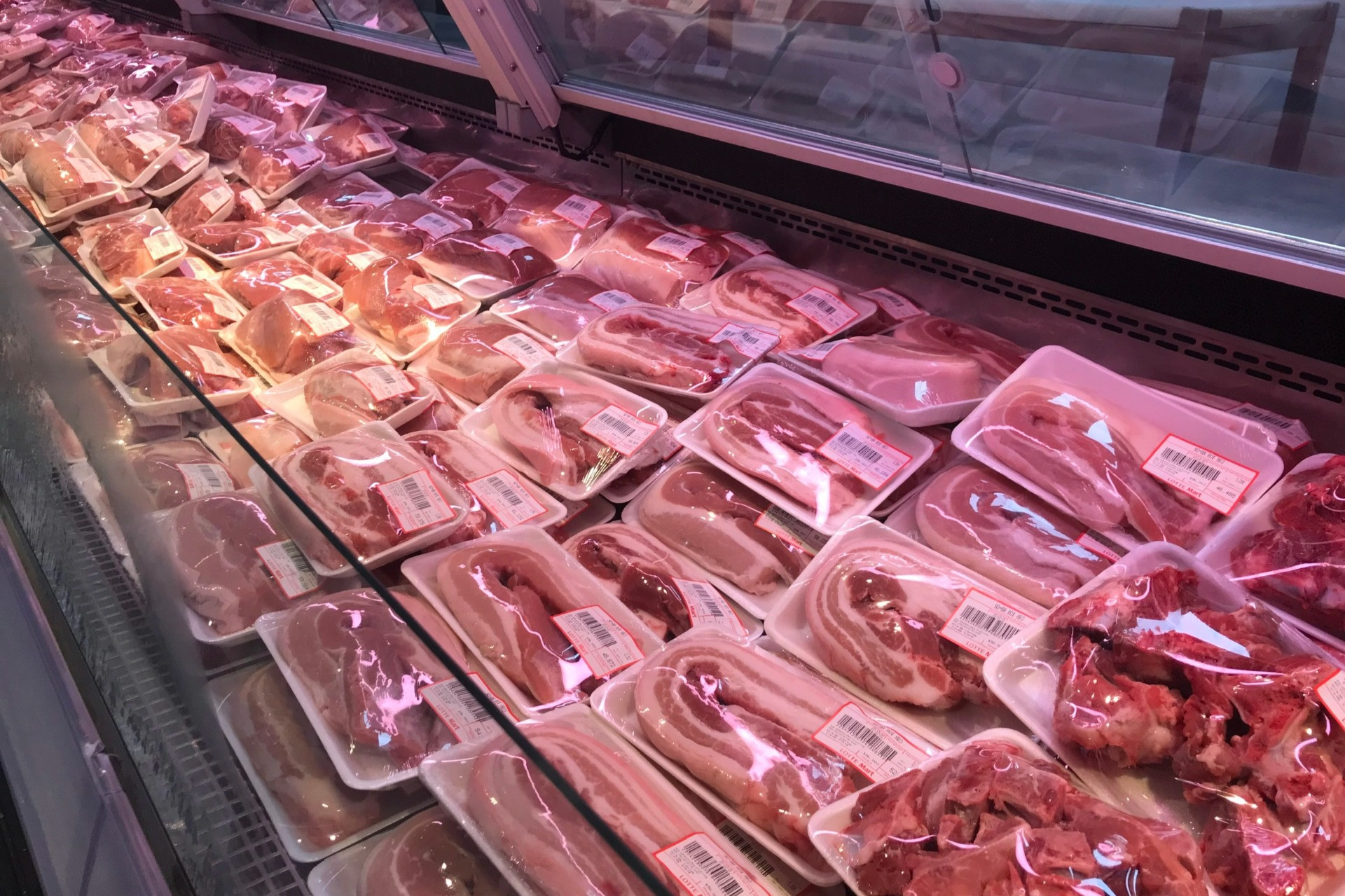 Giá lợn hơi tăng trở lại mốc 50.000 đồng/kg sau khi giảm 