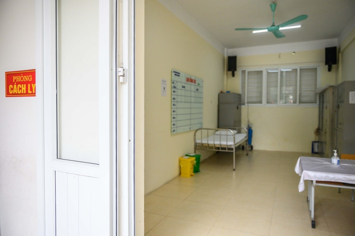 Trạm y tế lưu động điều trị F0 thể nhẹ ở Hà Nội có gì? - Ảnh 7.