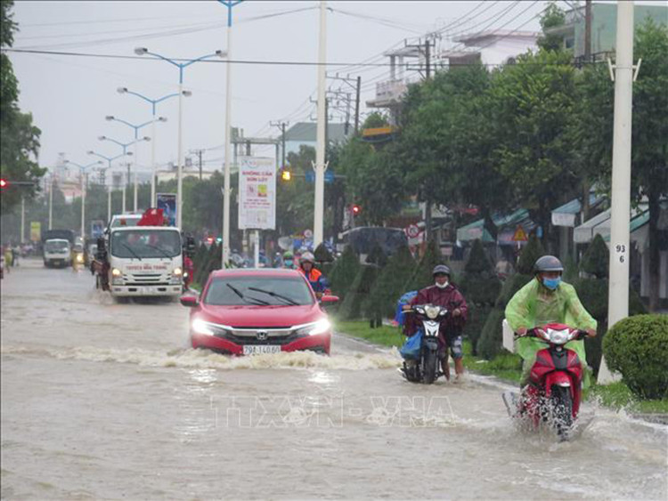 Thời tiết ngày 27/11: Trung Bộ và Tây Nguyên có mưa to - Ảnh 1.