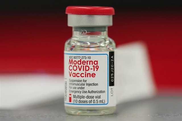 AstraZeneca tham gia cuộc đua sản xuất vaccine chống biến thể Omicron - Ảnh 2.