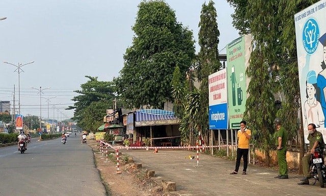 Đã bắt được 4 đối tượng liên quan vụ nam sinh bị đâm tử vong trước cổng trường học - Ảnh 2.