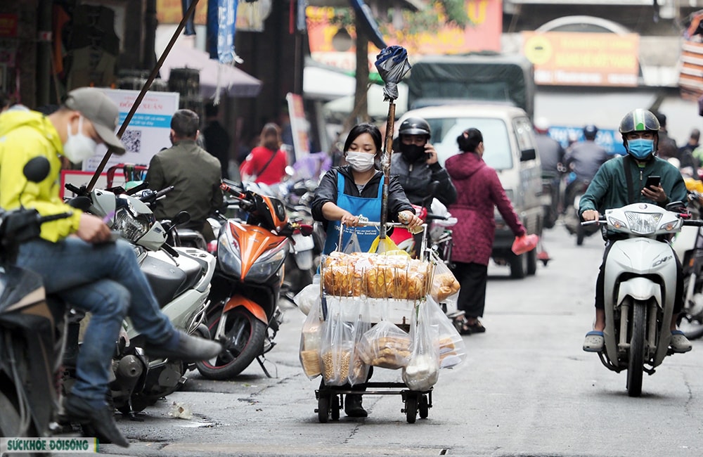 Những người phụ nữ mưu sinh chốn thành thị - Ảnh 2.