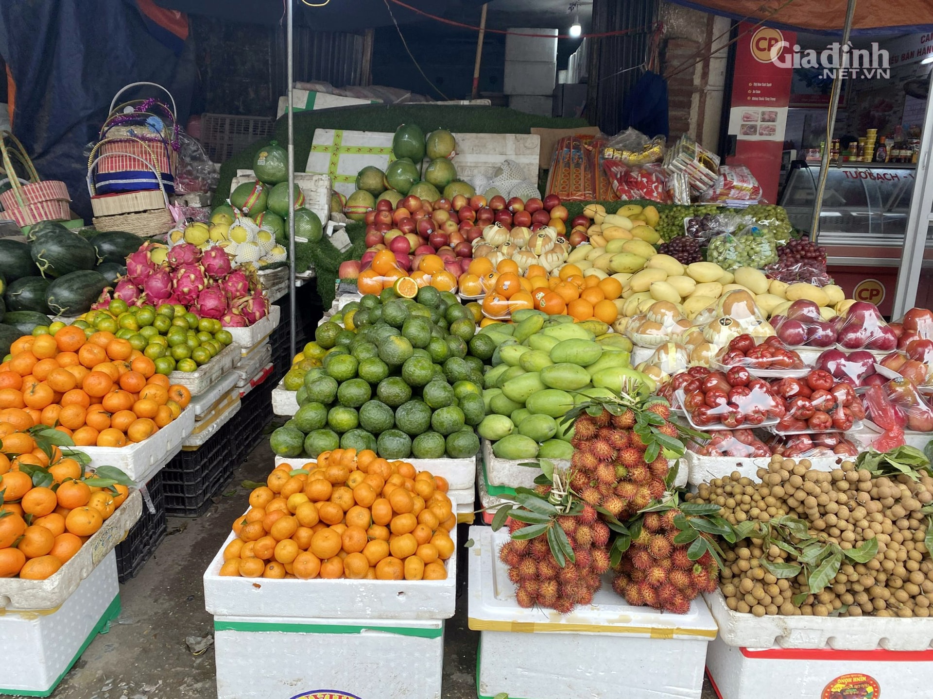 Trái cây Trung Quốc ế ẩm, 'hàng' Việt Nam giá từ 7.000 đồng/kg đắt như 'tôm tươi' - Ảnh 4.