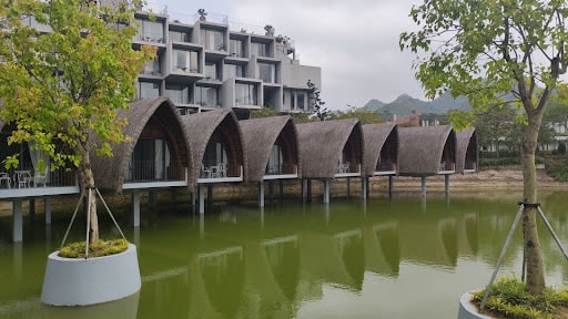 Muốn phát triển kinh tế địa phương theo hướng đa dạng, bền vững, phải gắn bảo tồn văn hóa đồng bào vào du lịch? - Ảnh 2. Muốn phát triển kinh tế địa phương theo hướng đa dạng, bền vững, phải gắn bảo tồn văn hóa đồng bào vào du lịch? - Ảnh 2.