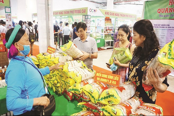 Hội chợ OCOP Quảng Ninh: Sản phẩm du lịch hấp dẫn chào hè 2022 - Ảnh 1.