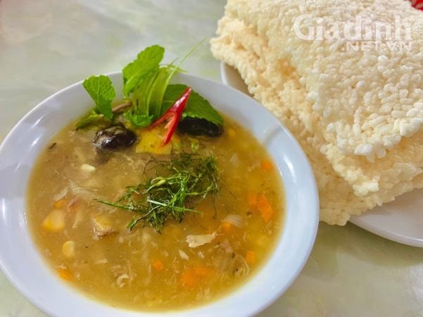 photo-1651220172400 photo-1651220172400