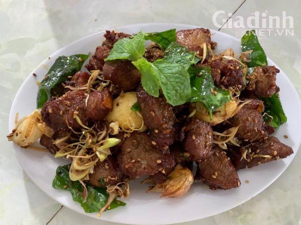 photo-1651220174821 photo-1651220174821