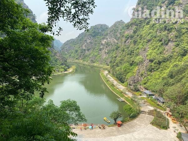 photo-1651220180447 photo-1651220180447