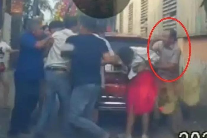 Phó trưởng công an phường đánh phụ nữ ở Cao Bằng và loạt cán bộ công an có hành xử thiếu chuẩn mực - Ảnh 2.