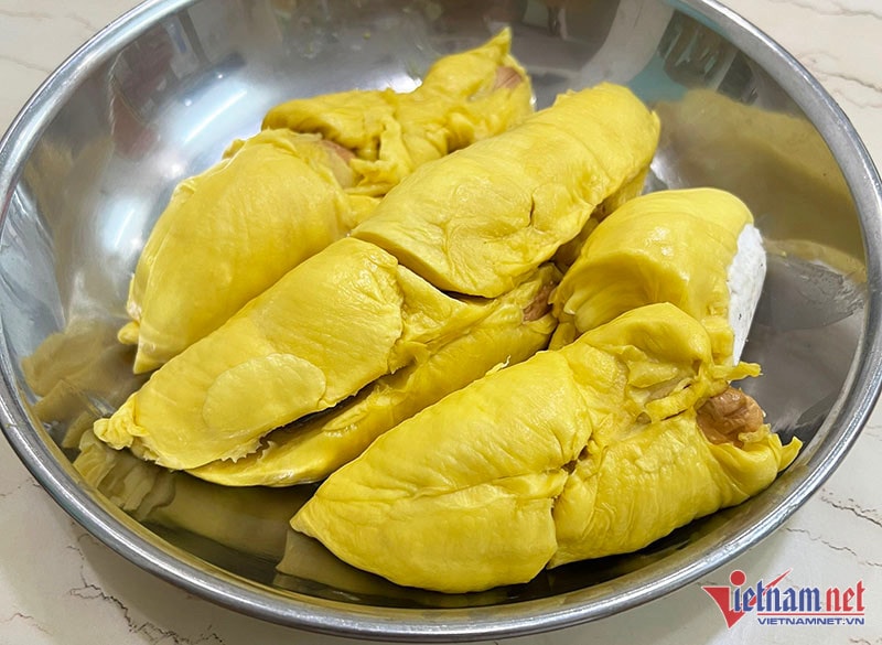 Khu vườn sầu riêng Musang King sai trĩu cành, chờ chín rụng bán 3 triệu/quả - Ảnh 9.