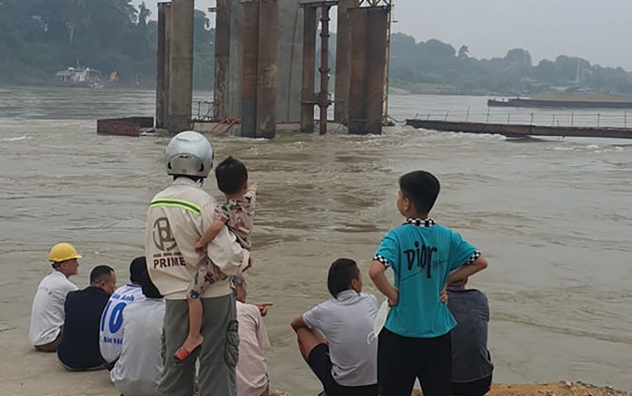 Lật đò ngang trên sông Lô khiến 1 người mất tích - Ảnh 2.