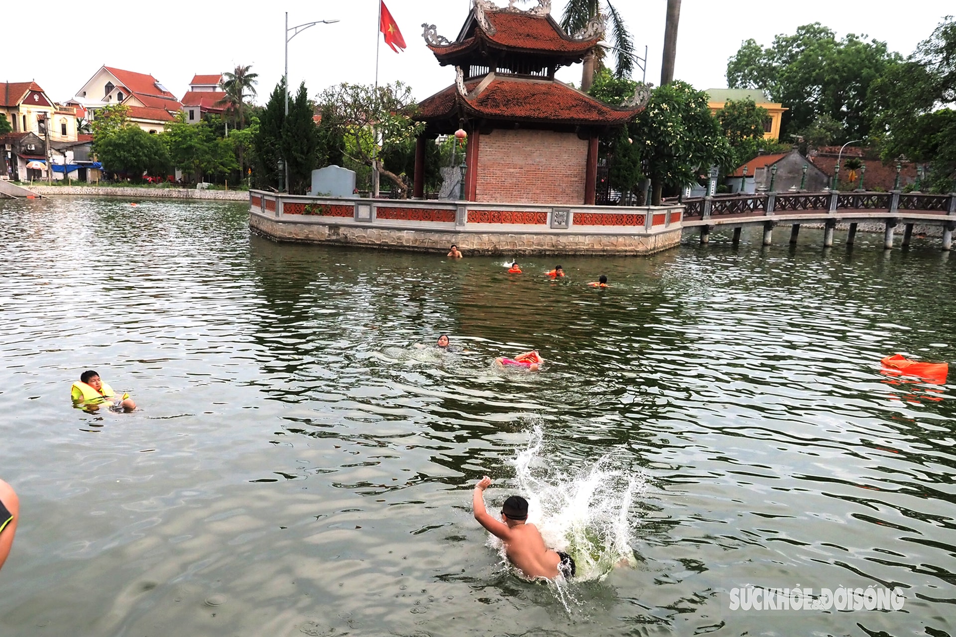 Biến ao làng thành “bể bơi” xanh, giúp giảm tai nạn trẻ đuối nước - Ảnh 6.