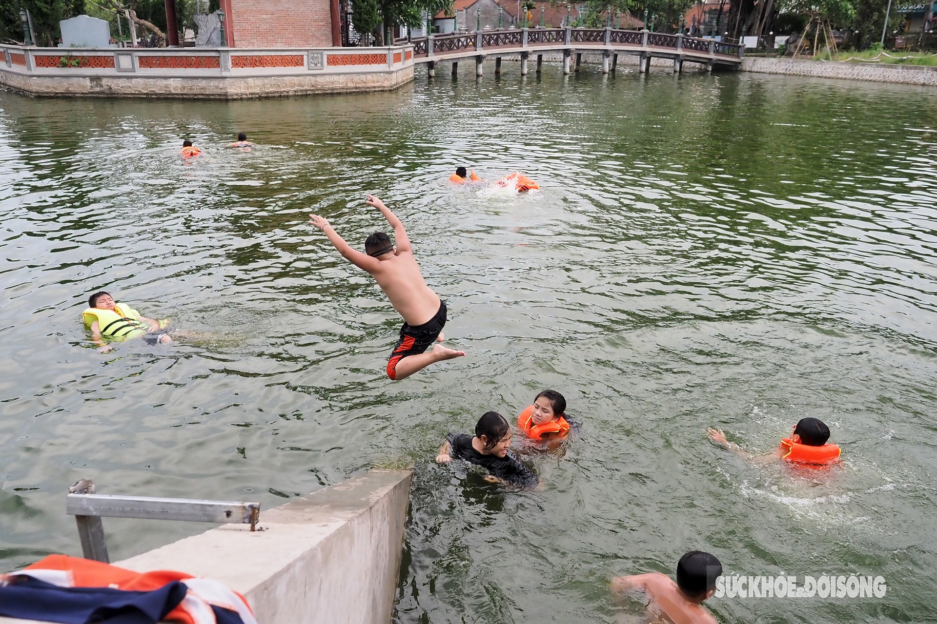 Biến ao làng thành “bể bơi” xanh, giúp giảm tai nạn trẻ đuối nước - Ảnh 13.