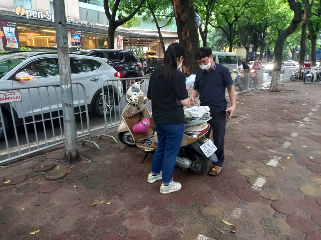 Sáng 8/7, thí sinh làm bài thi môn tổ hợp trong kỳ thi tốt nghiệp THPT 2022 - Ảnh 4.