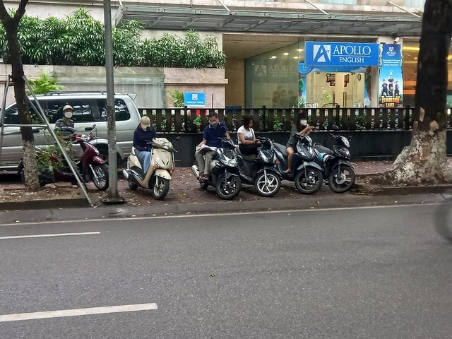 Sáng 8/7, thí sinh làm bài thi môn tổ hợp trong kỳ thi tốt nghiệp THPT 2022 - Ảnh 6.