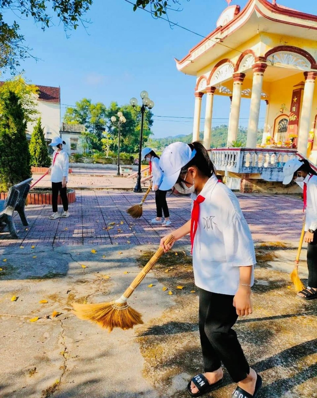 Những hình ảnh xúc động tri ân Ngày thương binh - liệt sĩ  - Ảnh 4.