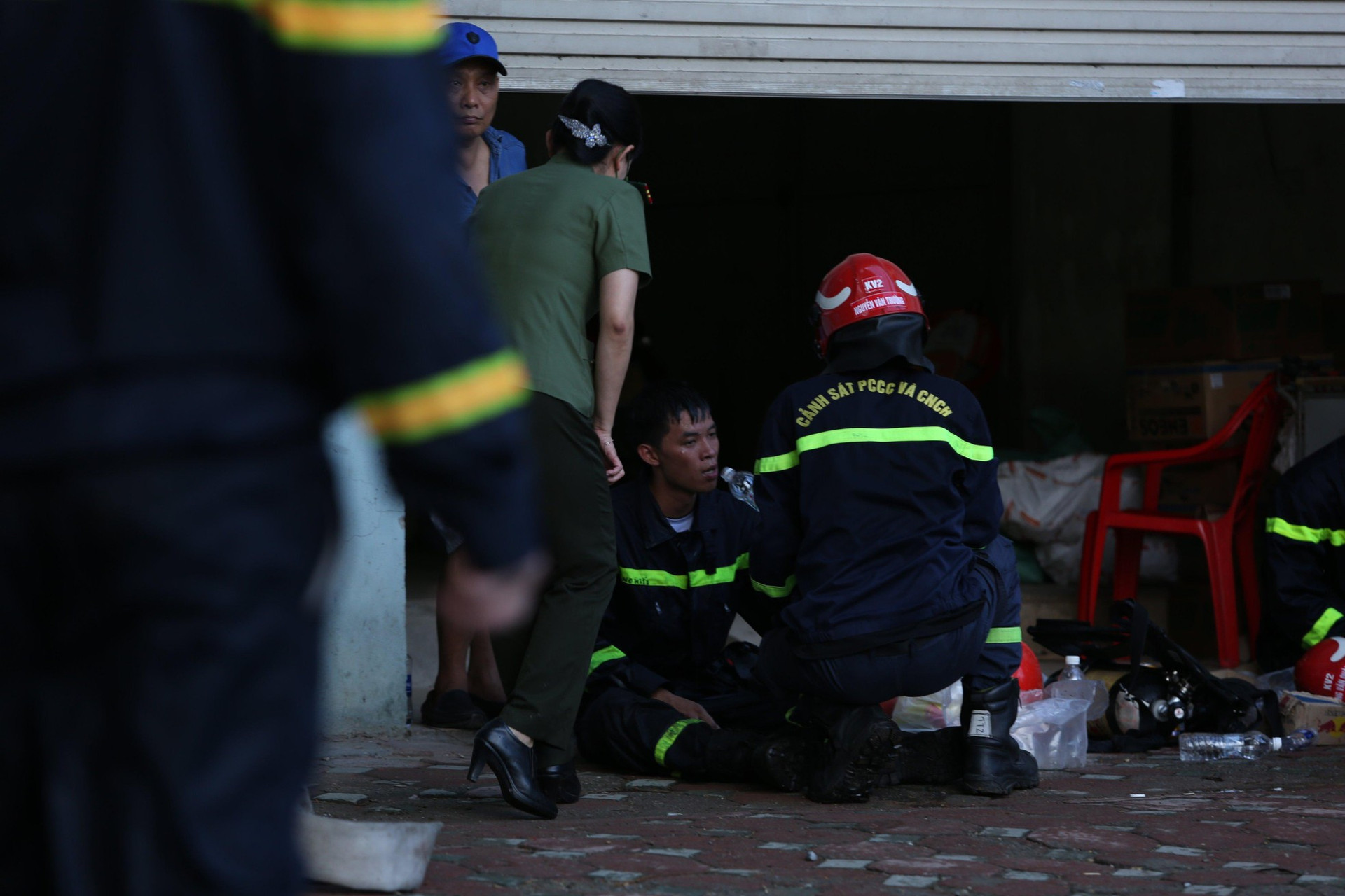Nghẹn ngào trước gia cảnh éo le của đội trưởng cứu nạn hy sinh vụ cháy quán karaoke ở Hà Nội - Ảnh 6.