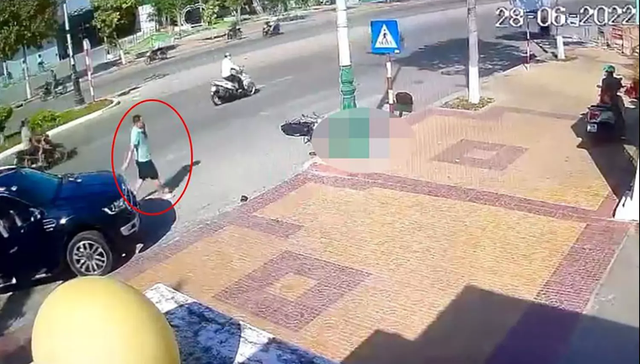 Vụ nữ sinh bị ô tô tông tử vong ở Ninh Thuận: Tài xế điều khiển xe không đúng quy định - Ảnh 1. Vụ nữ sinh bị ô tô tông tử vong ở Ninh Thuận: Tài xế điều khiển xe không đúng quy định - Ảnh 1.