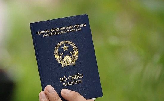 Tây Ban Nha công nhận hộ chiếu mới của Việt Nam: Người xin visa cần lưu ý gì? - Ảnh 1.