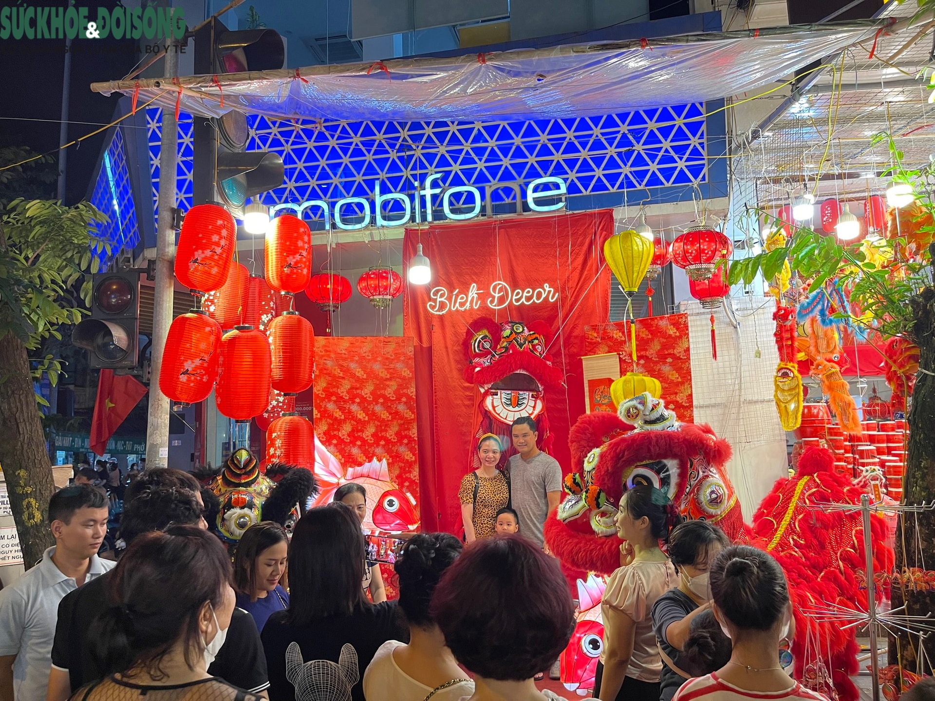 Phố Trung thu Hàng Mã đông đúc đến 