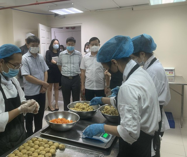 Hà Nội xử phạt 80 cơ sở kinh doanh, sản xuất bánh Trung Thu  - Ảnh 1.