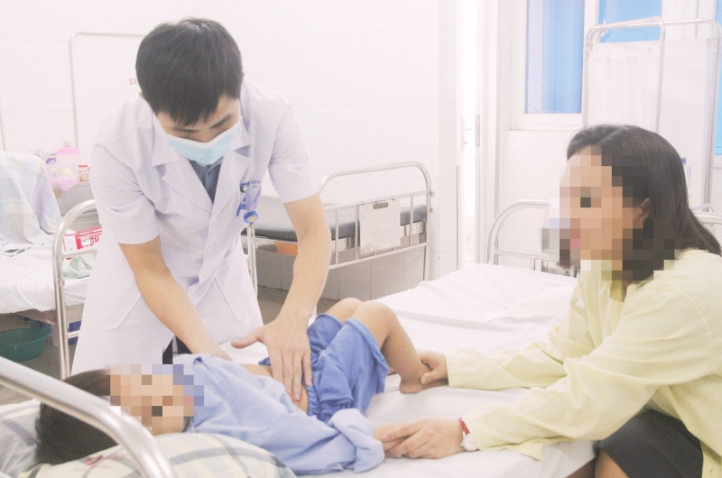 Quảng Ninh: Nhiều trẻ nhập viện do lồng ruột cấp - Ảnh 1.