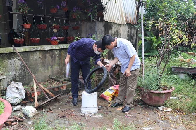 Hà Nội yêu cầu xử lý triệt để các ổ dịch sốt xuất huyết, không để dịch bùng phát - Ảnh 1.