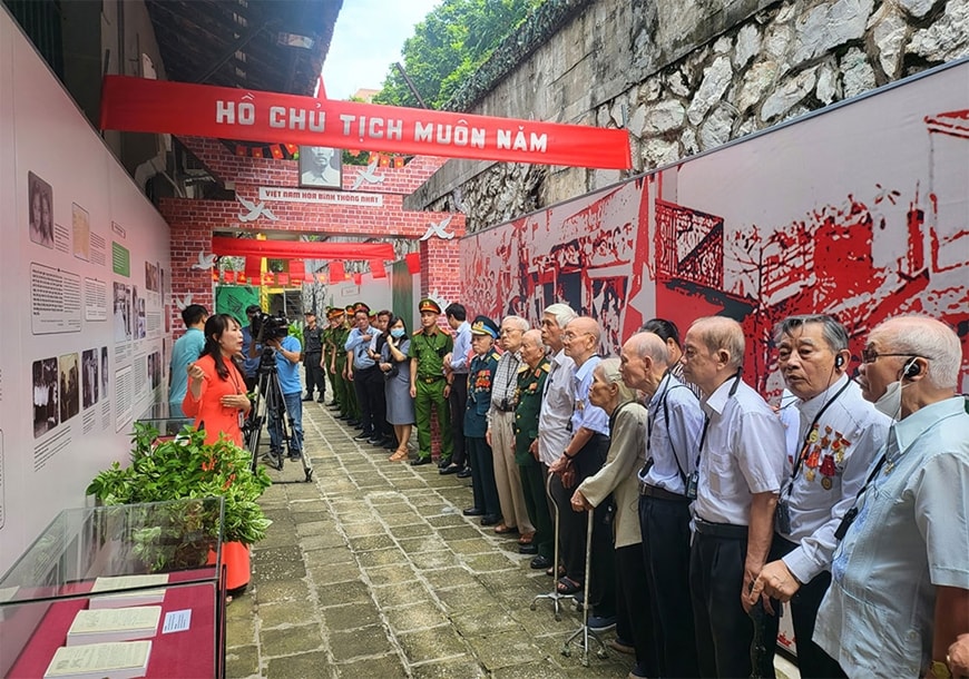 Nguyên vẹn ký ức hào hùng Ngày Giải phóng Thủ đô - Ảnh 1.