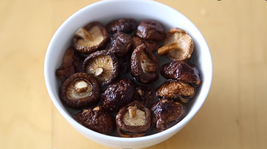 4 loại thực phẩm chứa chất gây ung thư nên hạn chế ăn - Ảnh 1.