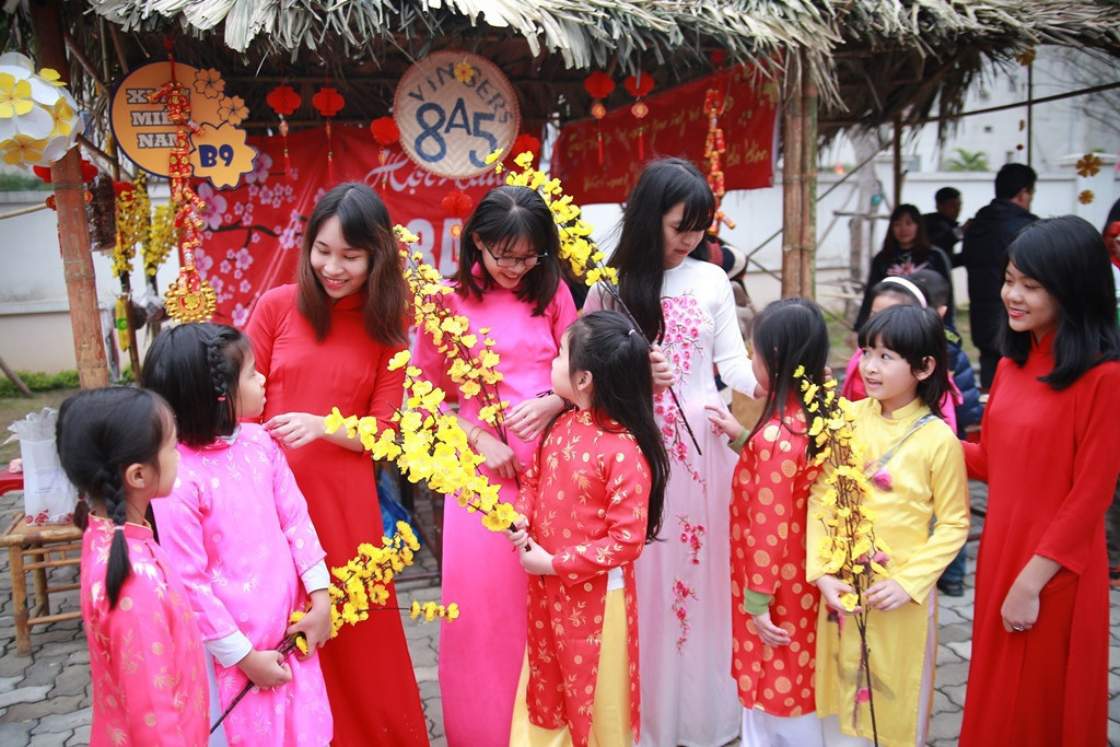 Gần 30 tỉnh, thành công bố lịch nghỉ Tết Quý Mão của học sinh - Ảnh 2.