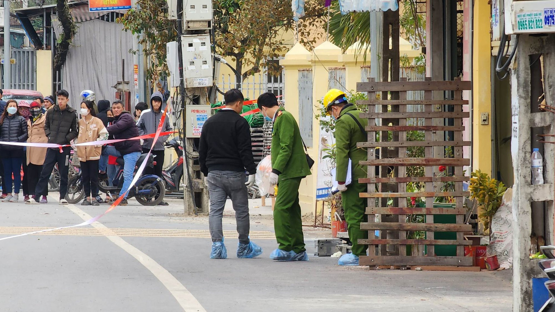 Khởi tố đối tượng ra tay sát hại vợ chồng giáo viên ở Bắc Ninh vì lụy tình - Ảnh 2.