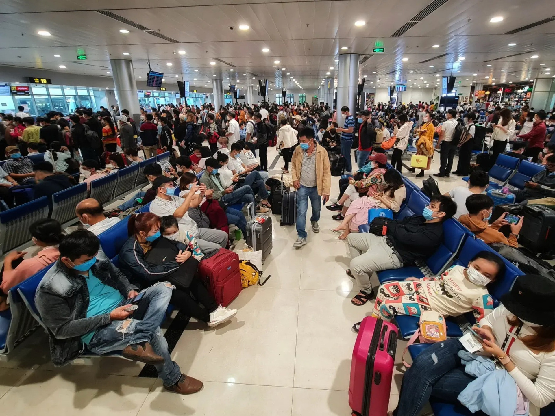 Khuyến cáo đặc biệt của sân bay Nội Bài, Tân Sơn Nhất hành khách cần lưu ý - Ảnh 1.