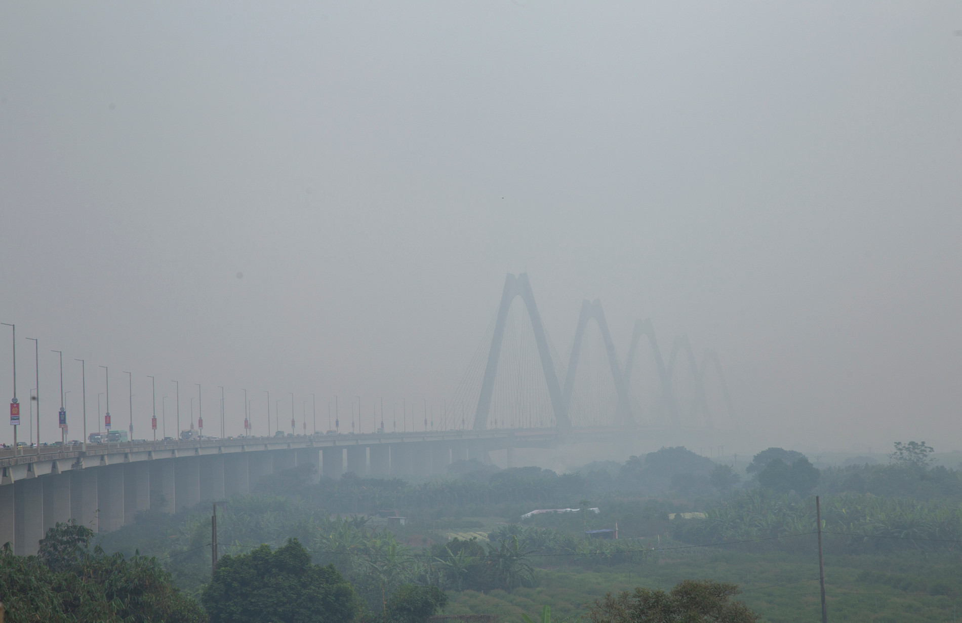 Nhiều tỉnh miền Bắc ô nhiễm không khí mức kịch khung - Ảnh 2.