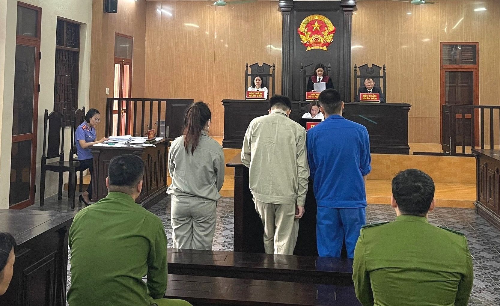 Bán giấy khám sức khỏe giả, người đàn ông Hải Dương bị phạt 27 tháng tù giam - Ảnh 1.