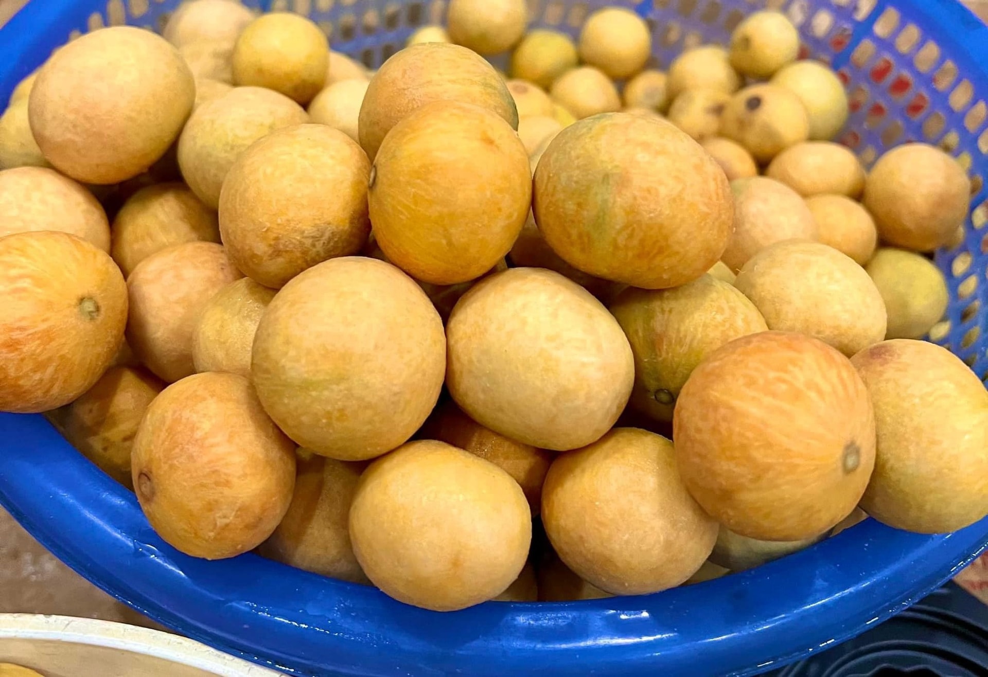 Loại quả quen thuộc ở Hà Nội, chờ chín vàng óng bán giá gấp 3 - Ảnh 2. Loại quả quen thuộc ở Hà Nội, chờ chín vàng óng bán giá gấp 3 - Ảnh 2.