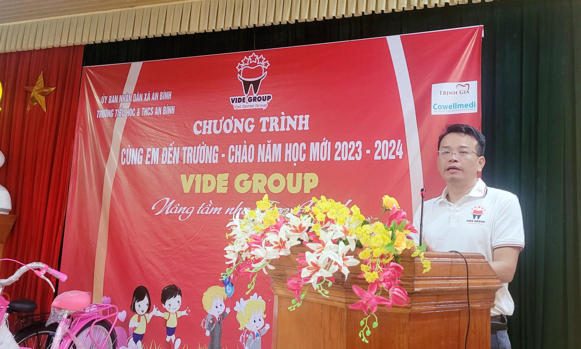 Cộng đồng Nha khoa Việt trao tặng nhiều phần quà ý nghĩa “Cùng em đến trường” - Ảnh 3.