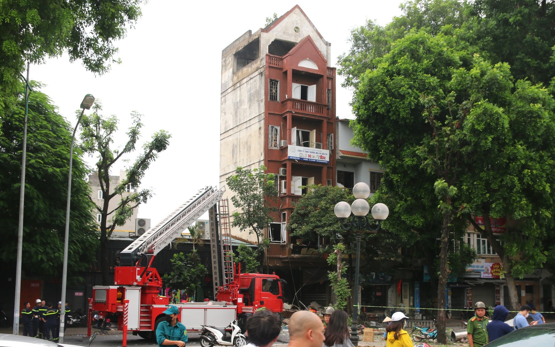 Vụ nổ bình gas ở Yên Phụ: Sức khỏe hai nạn nhân được điều trị tại Bệnh viện Bỏng quốc gia hiện ra sao?