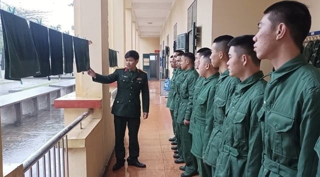Các chế độ trong ngày, trong tuần của Quân đội nhân dân Việt Nam được xây dựng khoa học, vừa để cán bộ, chiến sĩ học tập, vừa rèn luyện tính cách, sức khỏe, phẩm chất của Bộ đội Cụ Hồ. Ảnh minh họa: TL