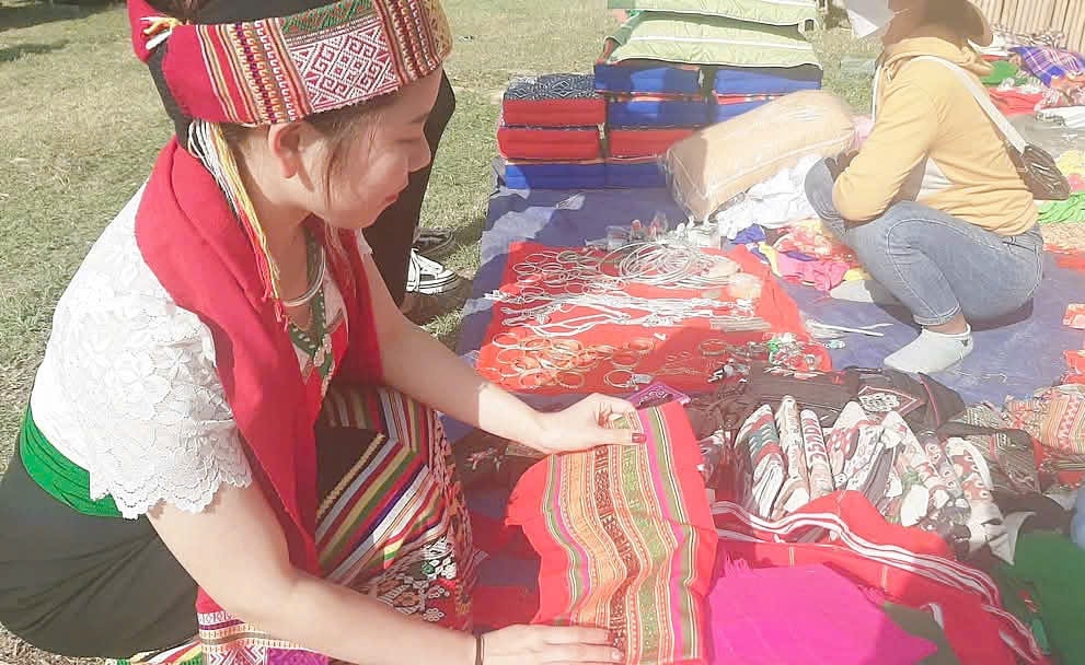 Rộn rã sắc xuân chợ phiên vùng cao xứ Nghệ- Ảnh 14.