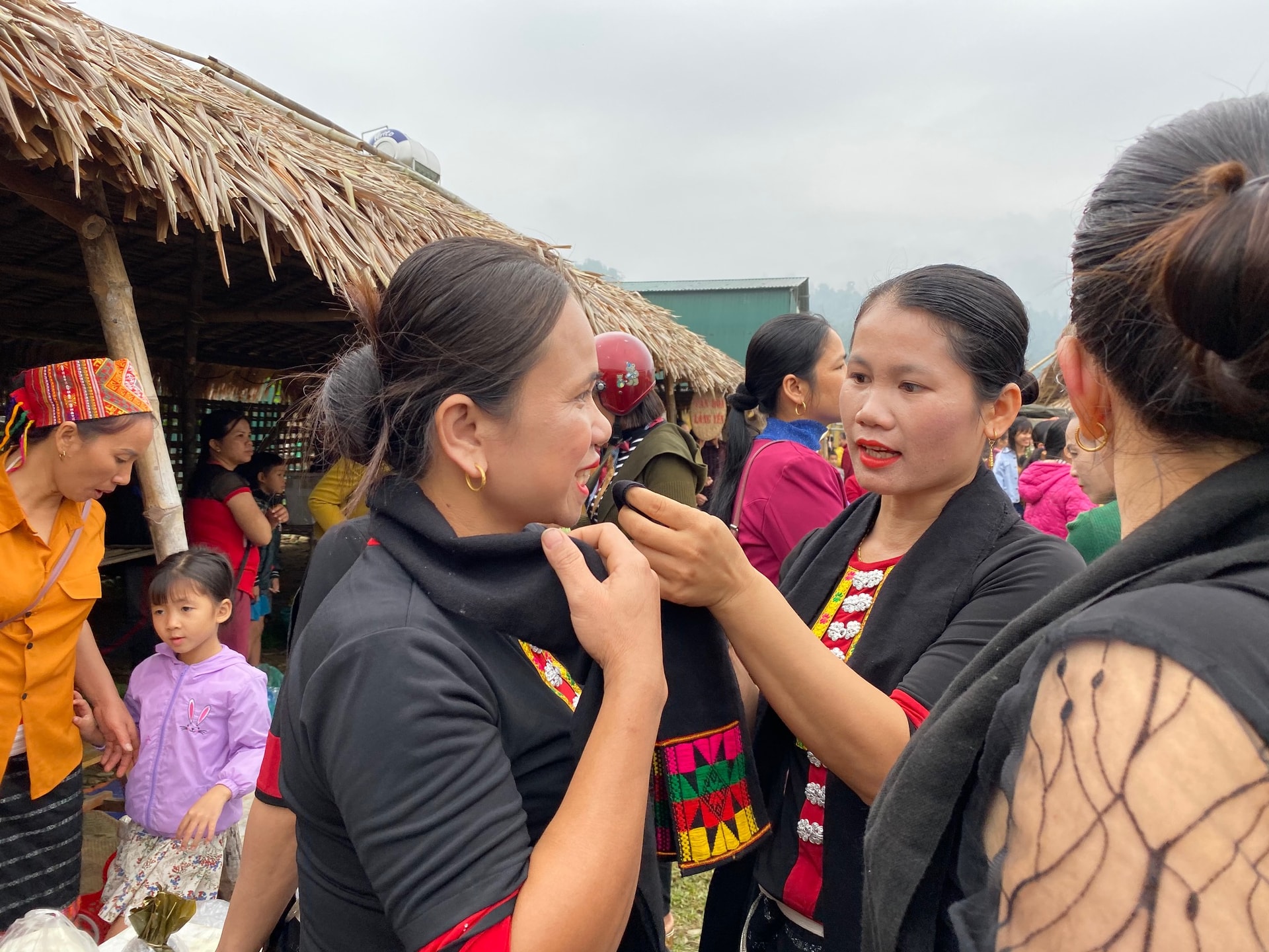 Rộn rã sắc xuân chợ phiên vùng cao xứ Nghệ- Ảnh 8.