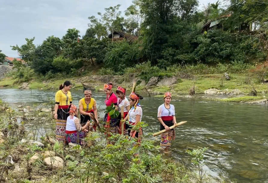 Rộn rã sắc xuân chợ phiên vùng cao xứ Nghệ- Ảnh 2.