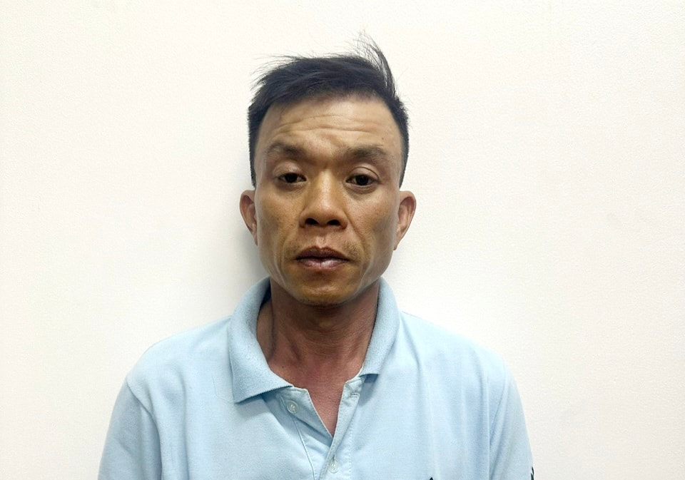 TP Hồ Chí Minh: Tạm giữ đối tượng đập phá ô tô ở quận Tân Phú- Ảnh 1.