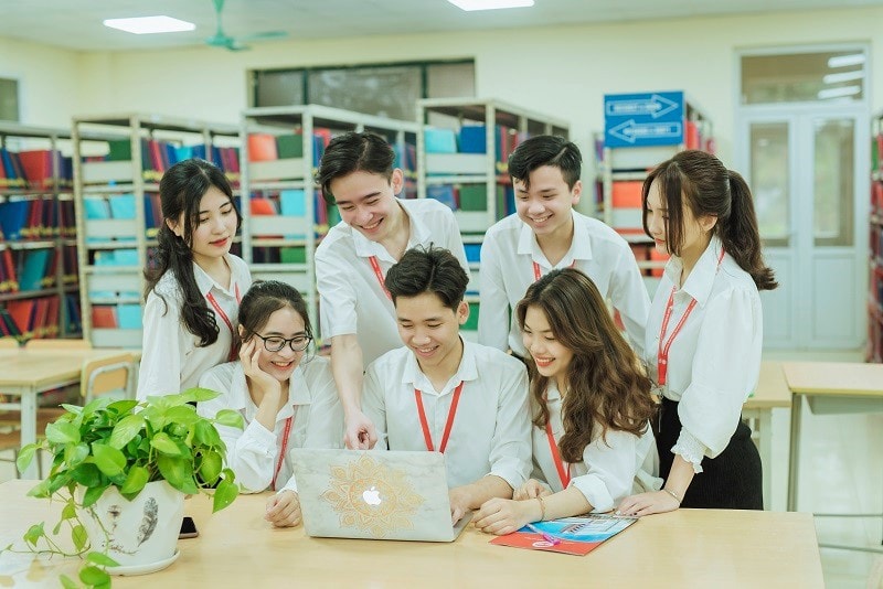 miễn học phí
